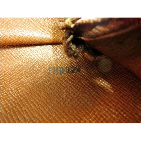 Louis Vuitton Brown and Tan Monogram Handbag - Picture 15 of 16